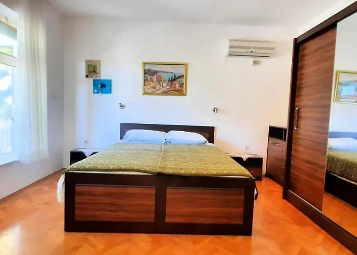 Iskra Apartment *